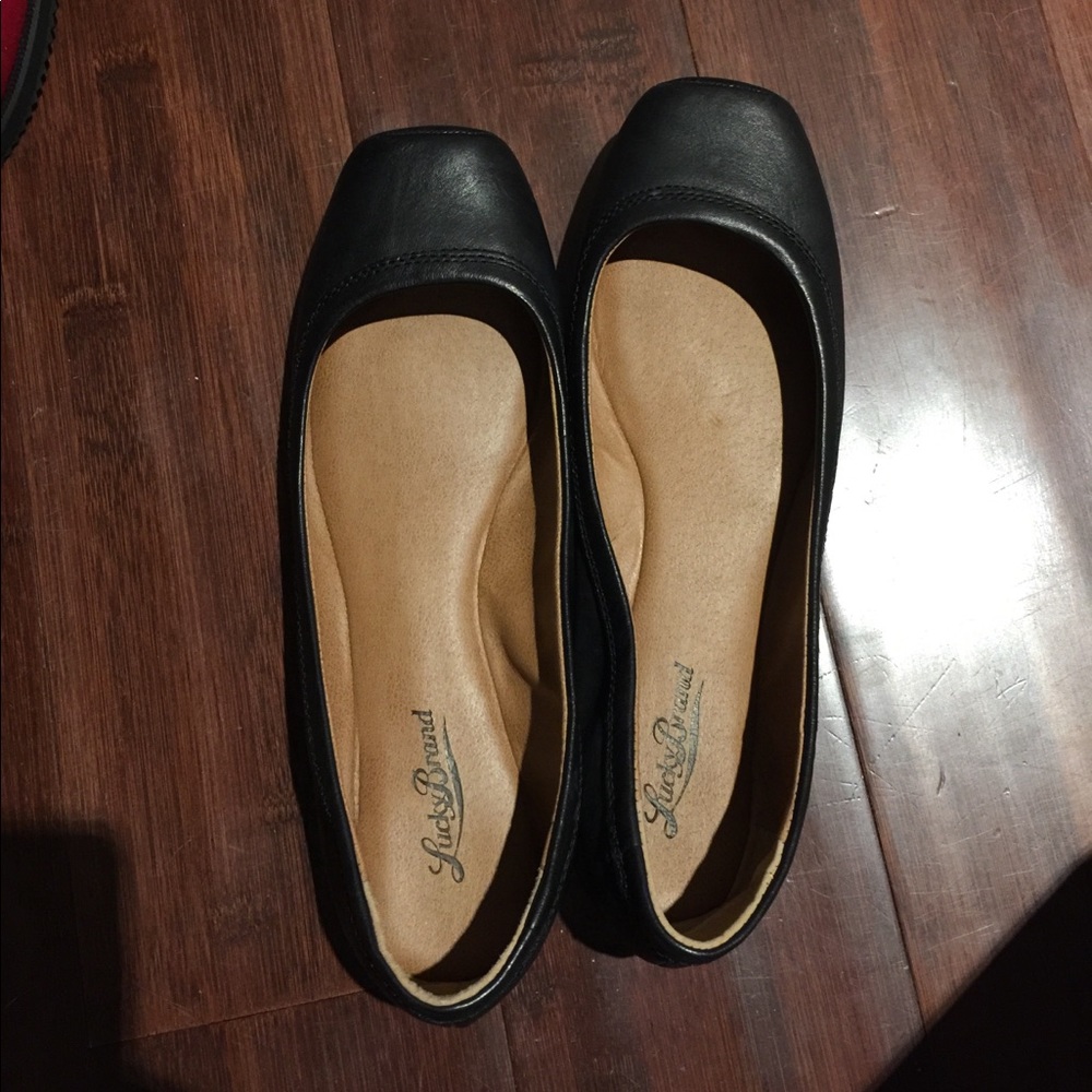 Women’s ballet flats. Worn once sz 8.5